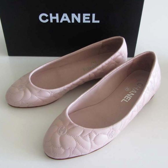 CHANEL Shoes - CHANEL Quilted Camellia CC logo flats 5.5 US/ 35.5